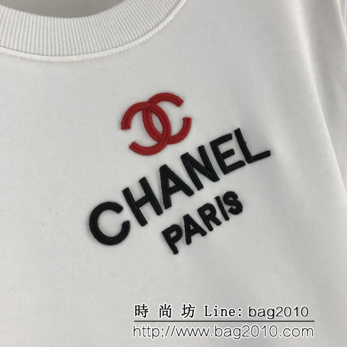 CHANEL香奈兒 18FW最新款 圓領秋冬打底 背後大圖印花 加絨衛衣 ydi1665